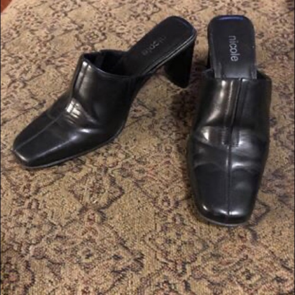 Nicole black heels Size 6M